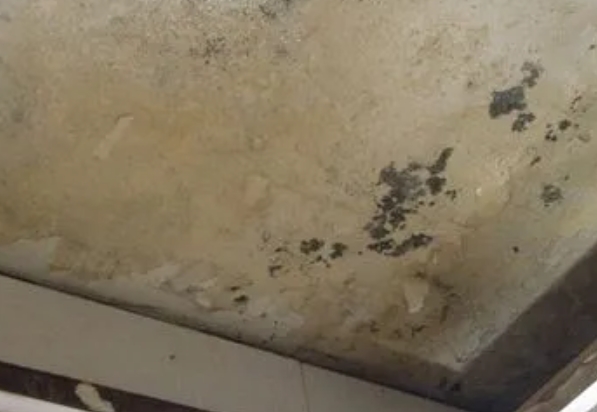 威远阳台漏水维修公司分享下威远卫生间渗水维修需要注意哪些问题。