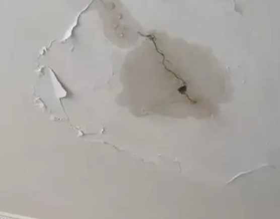 威远阳台漏水维修公司分享下屋面防水工程质量问题原因分析